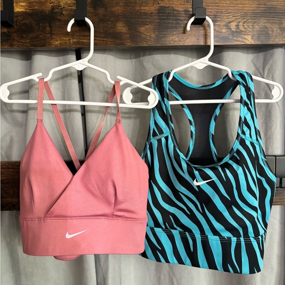 Nike sports bras - Picture 1 of 7
